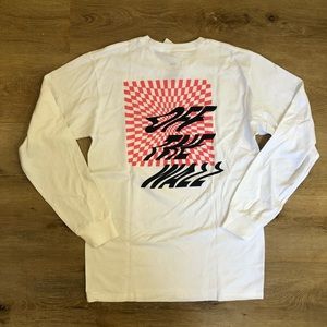 NWT VANS Off The Wall long-sleeved shirt